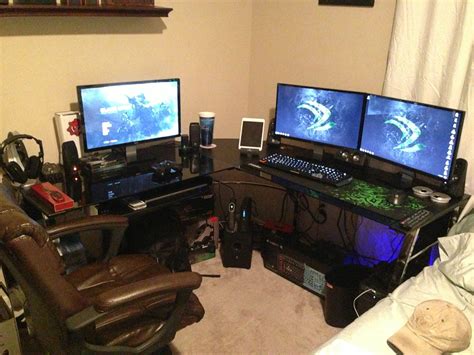 White L Shaped Desk Gaming Setup : Its monitor stand is elevated and ...