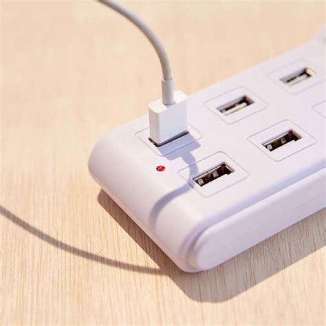 The 6-Port USB Surge Protector | Gadgetsin