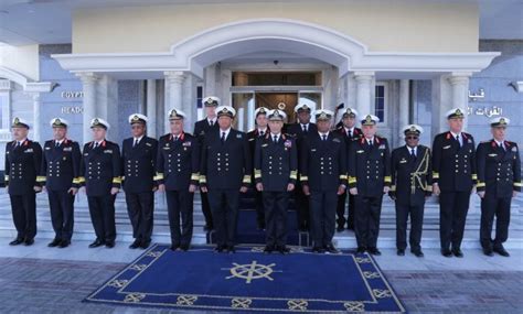 Commander of Egyptian navy meets with S. African counterpart - EgyptToday