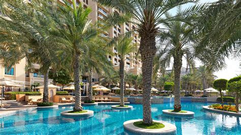 ReConnect - Lifestyle Membership - Fairmont The Palm luxury Hotel