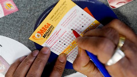 Mega Millions numbers 12/27/22: $565 million jackpot up for grabs ...