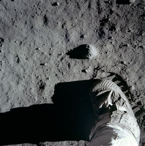 Apollo 11 landing and footsteps on the moon - SkyEarth