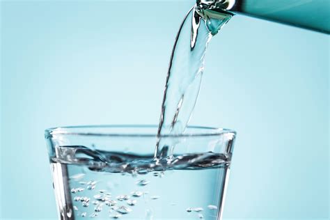 Water | The Nutrition Source | Harvard T.H. Chan School of Public Health