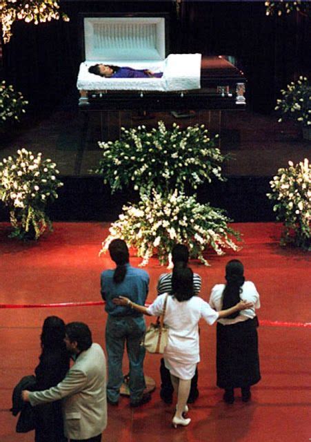 Selena Quintanilla Funeral Ceremony and Outfit- The Alley Theater