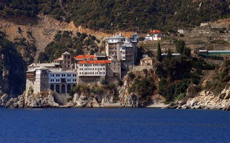 Mount Athos reopens to visitors in limited numbers | eKathimerini.com