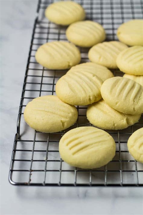 Melting Moments (Butter Cookies) | Recipe | Butter cookies, Buttery cookies, Chewy sugar cookie ...