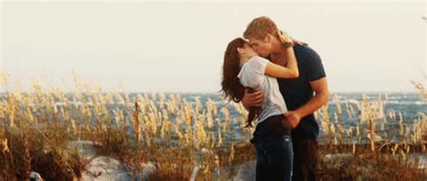 Pin by Taylor Bremer on Es fun | Romantic movies, Love scenes, Movie kisses