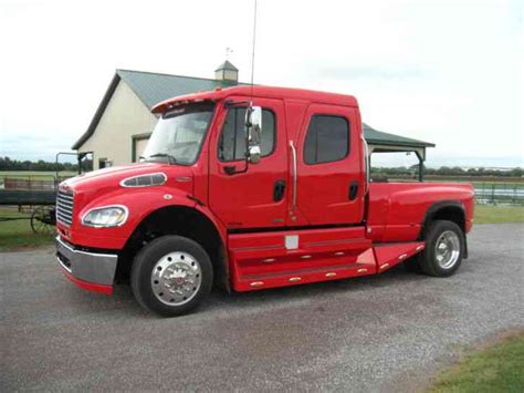 Freightliner 106 P2 SportChassis (2010) : Daycab Semi Trucks