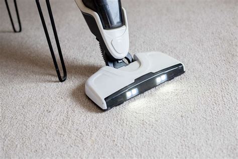 How to Clean and Deodorize Carpet With Baking Soda