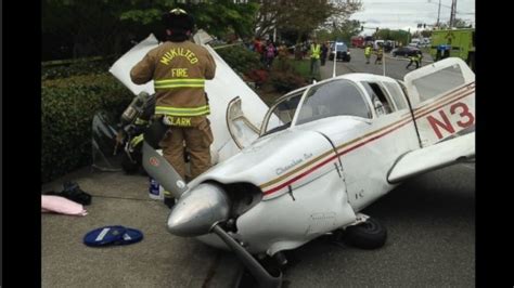 Dramatic video captures small plane crash in Washington - ABC News