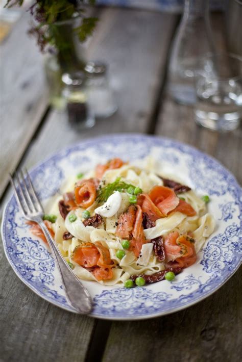 Creamy Salmon Tagliatelle with Garden Peas and Sundried Tomatoes ...