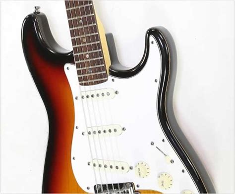 Fender American Deluxe Stratocaster Sunburst, 1999 | www.12fret.com