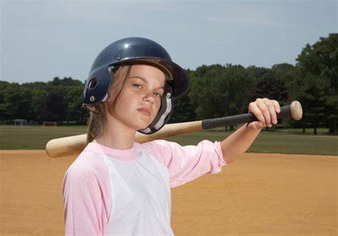 What's the Difference Between Wood Baseball and Wood Softball Bats? - Phoenix Bats