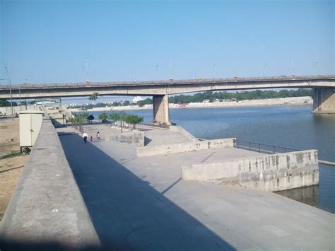 Subhash Bridge Riverfront Park - Ahmedabad