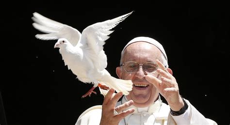 Lasting peace can exist only without weapons, pope says