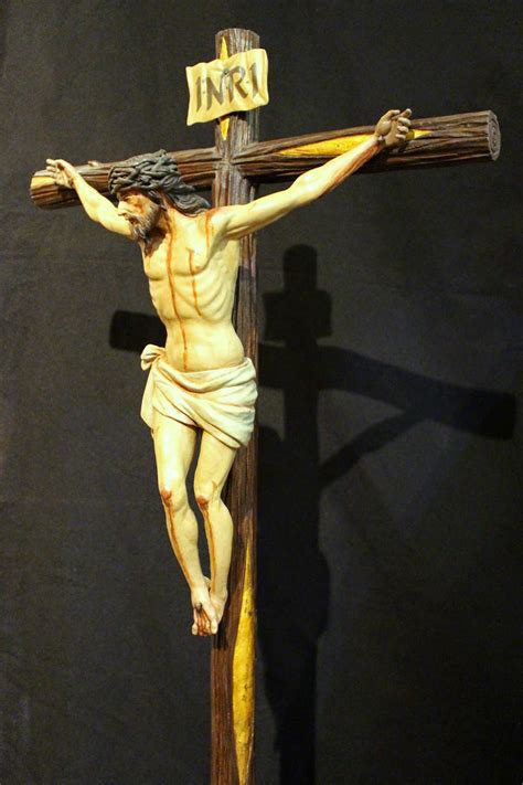 López Ramírez, escultor-imaginero: Cristo crucificado (40 cm).