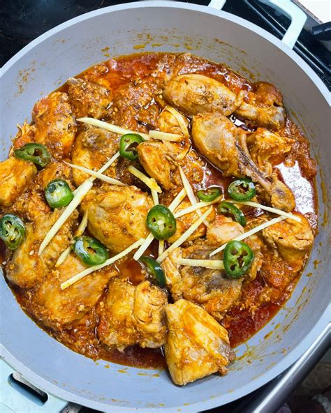 Restaurant Style Chicken Karahi Recipe - Stew with Saba