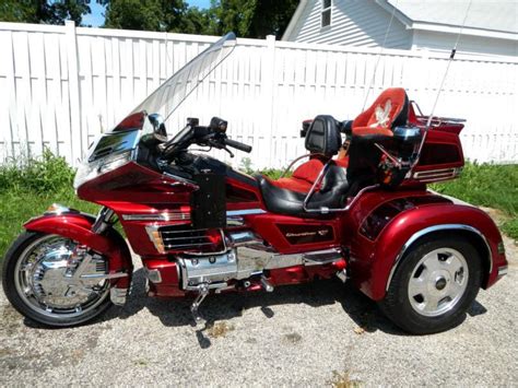 Buy 1999 PEARL RED HONDA GOLDWING GL1500 CALIFORNIA on 2040-motos