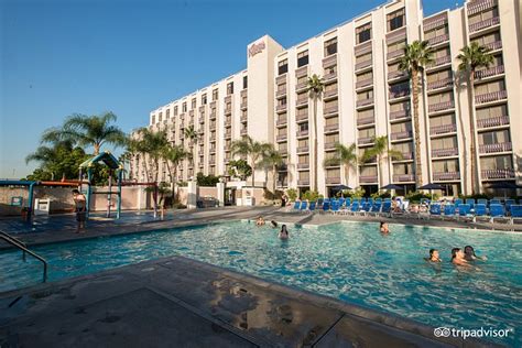 The Knott's Hotel Pool: Pictures & Reviews - Tripadvisor