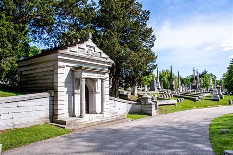 Laurel Hill Cemetery: A Walk Through Philadelphia's Past - Guide to Philly