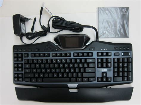 Logitech G19 Gaming Keyboard Review + Giveaway « Blog | lesterchan.net