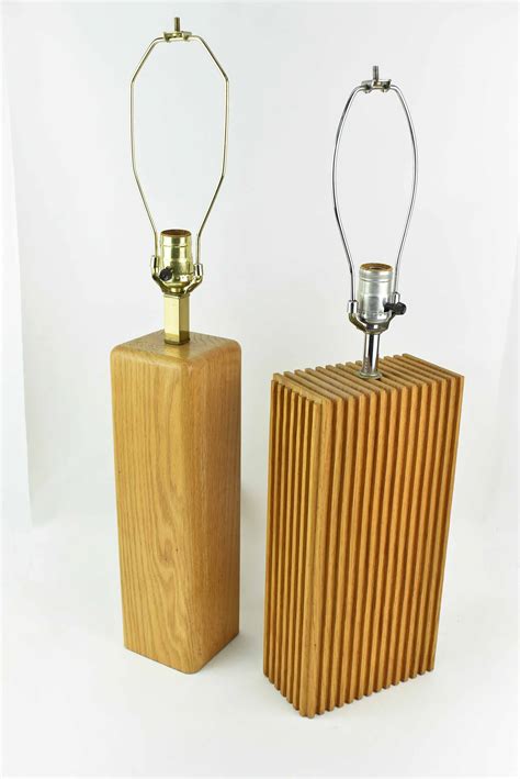 Lot Detail - Mid Century Modern Wood Table Lamp