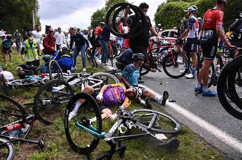 Tour De France Spectator's Sign Causes A Crash The New York Times | lupon.gov.ph