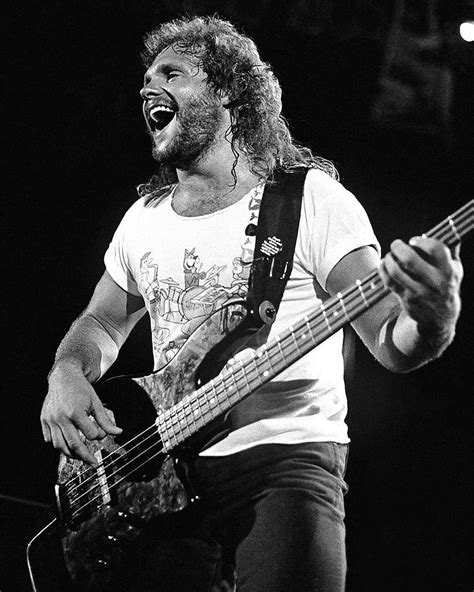 Michael Anthony of Van Halen : r/rock