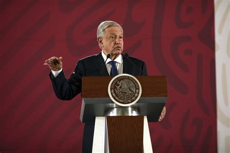 Mexico’s Central Bank Says AMLO Policies Creating Uncertainty - Bloomberg