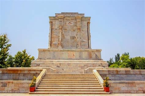 Ferdowsi tomb - Iran Sun World Travel Agency