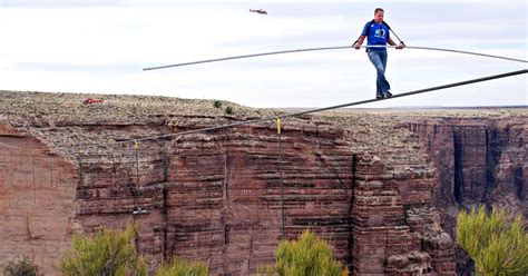 Nik Wallenda completes tightrope walk across gorge near Grand Canyon ...