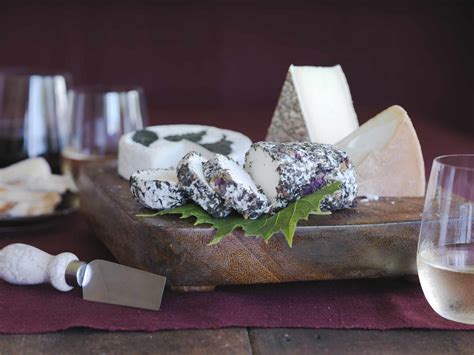 Guide to Pairing Goat Cheeses With Wine