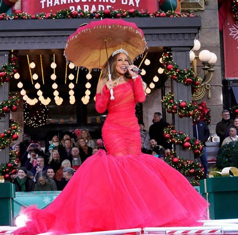 Mariah Carey announces ‘Christmas Tour’