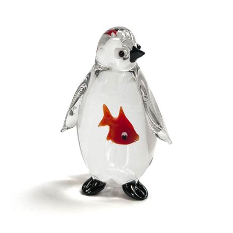 Penguin swallowing a fish - Murano Glass