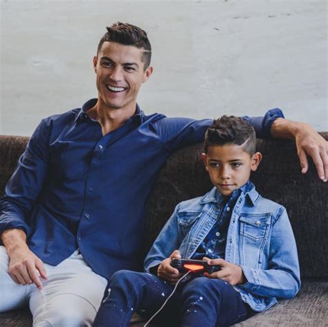 How many kids does Cristiano Ronaldo have? - MadeForMums