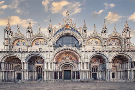 Buy St. Mark's Basilica Wallpaper | Happywall