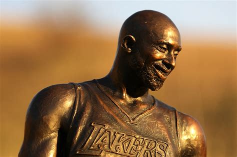 Statue of Kobe and Gigi Bryant placed at crash site on anniversary - Our Today