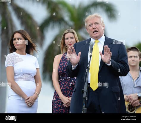 PALM BEACH, FL - JANUARY 05: Donald Trump, Ivanka Trump and Melania ...