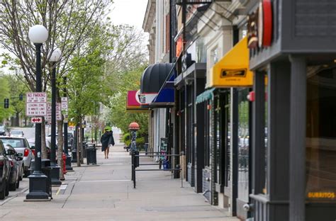 Iowa City aims to bridge the gap for downtown businesses | The Gazette