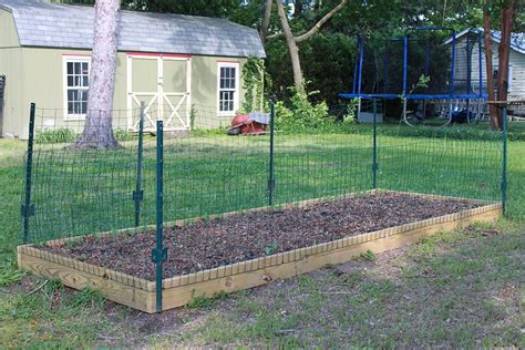 How To Build A Simple Vegetable Garden Fence