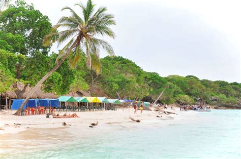 Travel Guide to Isla Baru: Cartagena's Tropical Island Paradise