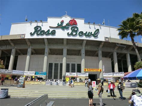 Rose Bowl Flea Market - YourAmazingPlaces.com