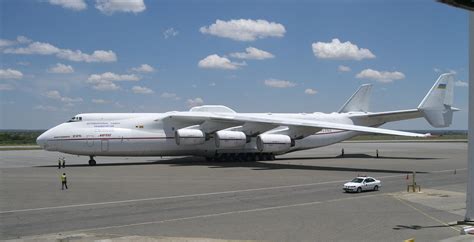 Antonov An-225 - The world's largest aircraft [2304x1177] : r/MachinePorn