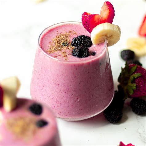 Blackberry Strawberry Banana Smoothie Recipe - Chenée Today