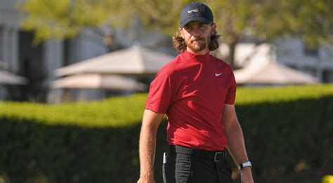 Players, staff support Tiger Woods by wearing red on Sunday - PGA TOUR