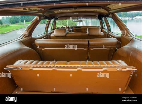 1972 Oldsmobile Vista Cruiser, classic American woody station wagon ...