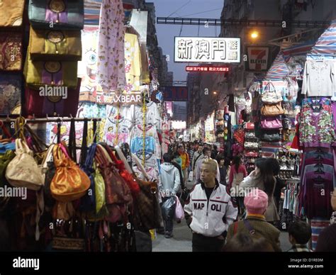 Mong Kok night market Hong Kong Stock Photo - Alamy