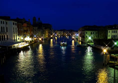 Venice at night by agelisgeo on DeviantArt