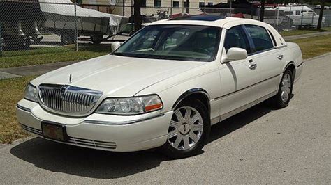 Sell used 2003 LINCOLN TOWN CAR CARTIER, 1 OWNER , HIGHWAY MILES ...