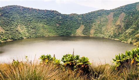 Mount Bisoke Hike - Mount Bisoke Rwanda hiking